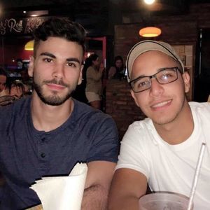 Meet your Posher, Hans diego